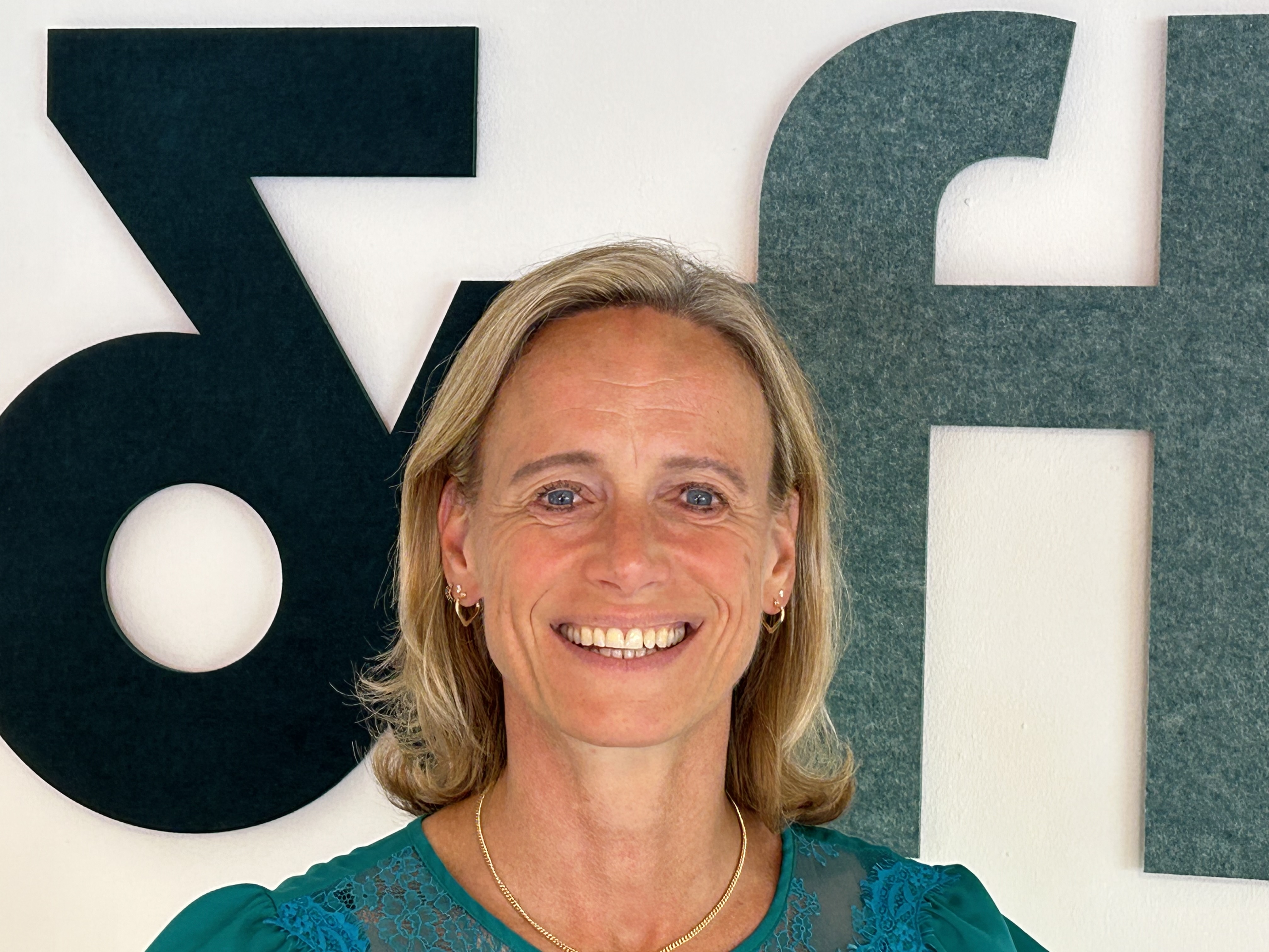 Nicole Van Klaveren